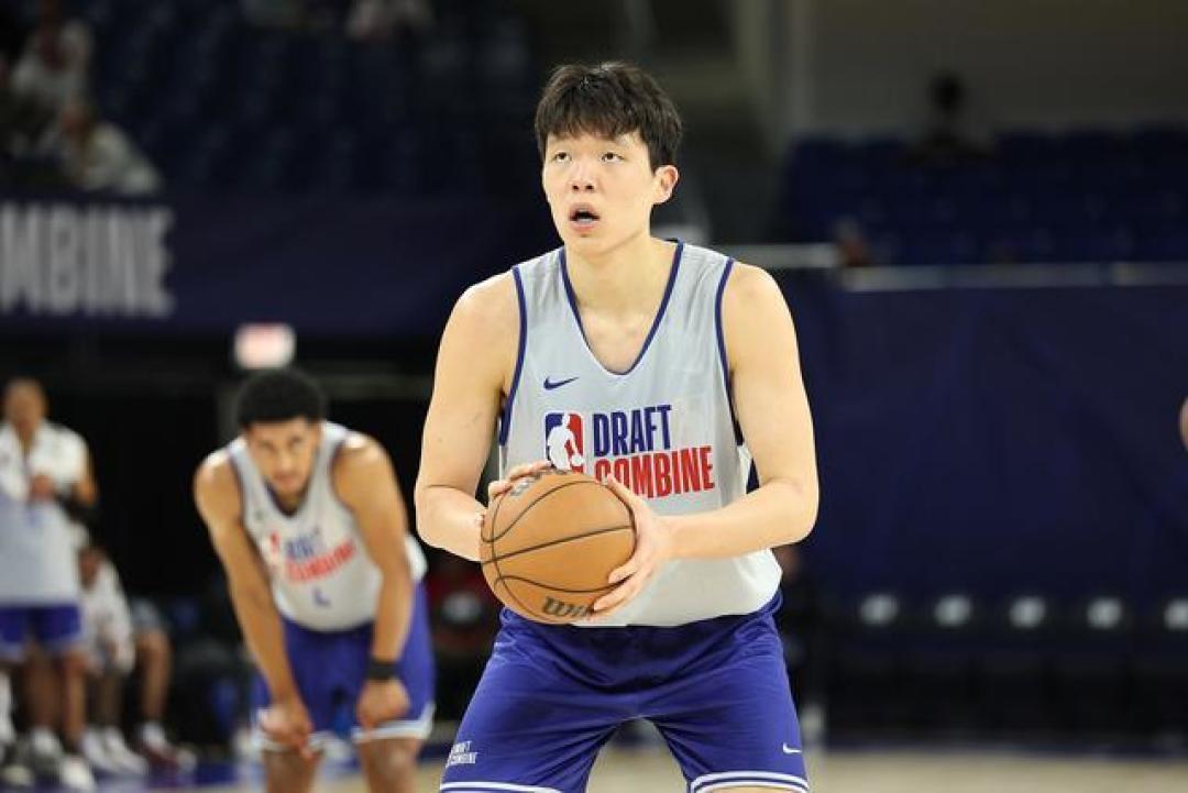 包含NBA夏联-中国男篮负黄蜂杨瀚森12分7失误6犯的词条